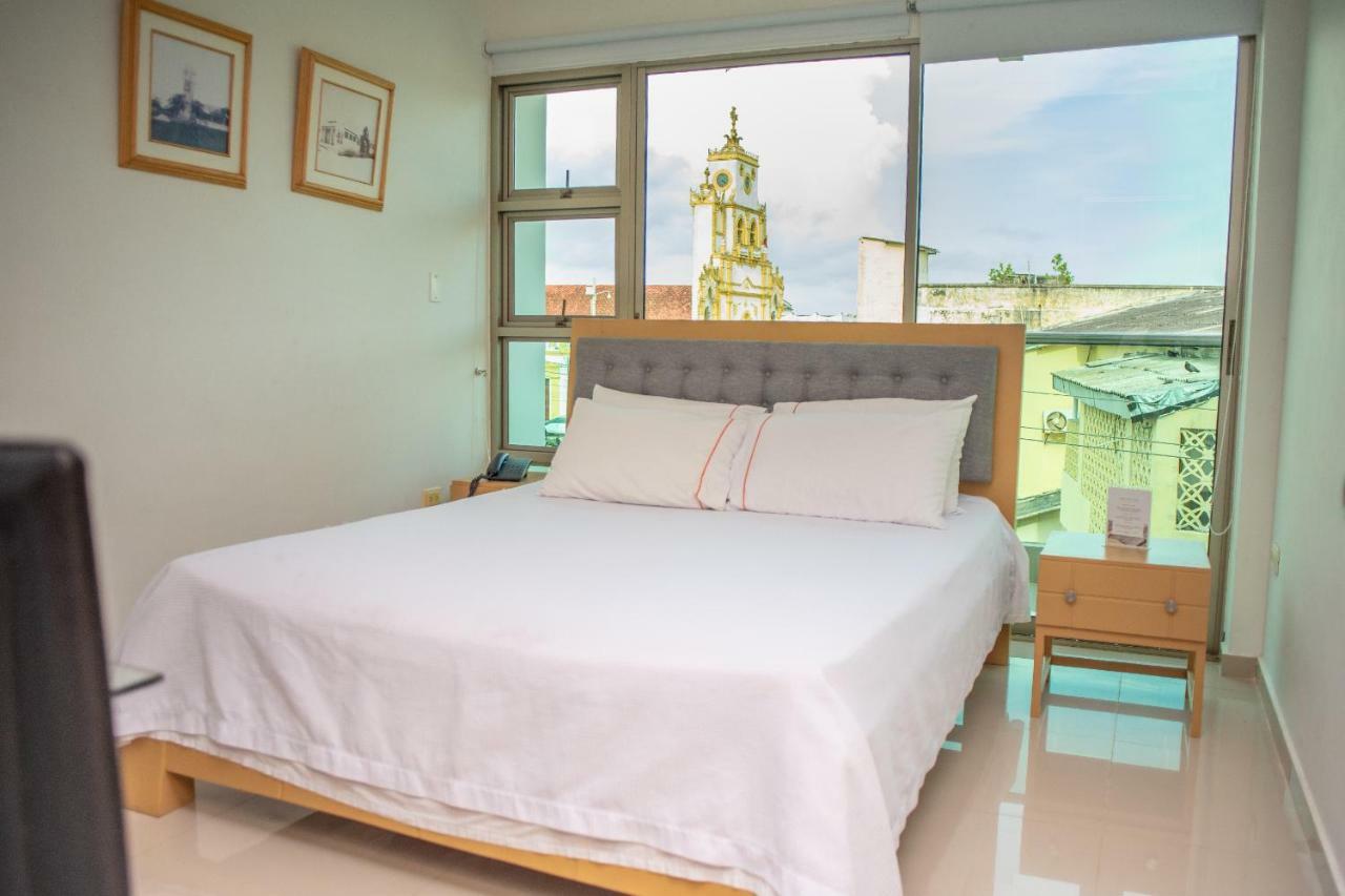 Onoma Hotel Lorica 外观 照片