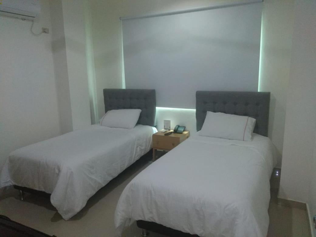 Onoma Hotel Lorica 外观 照片