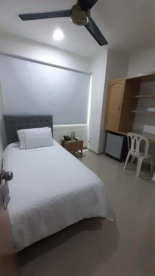 Onoma Hotel Lorica 外观 照片