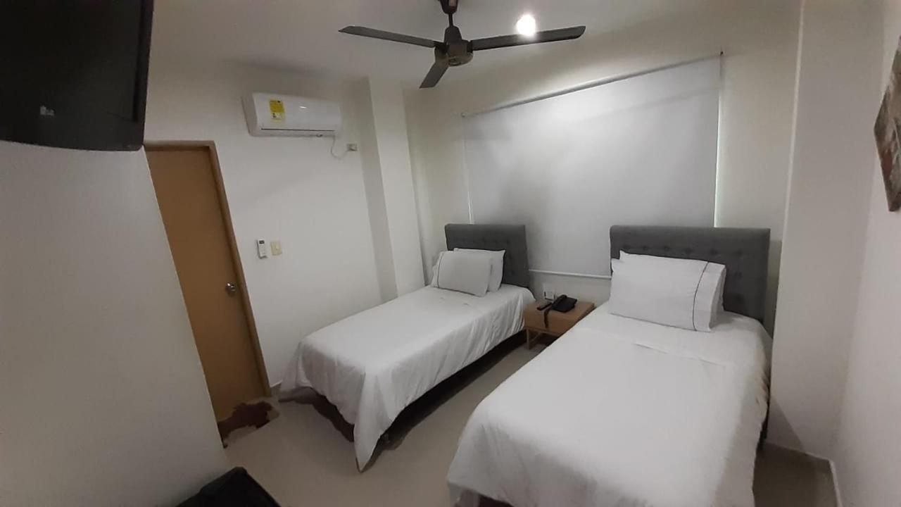 Onoma Hotel Lorica 外观 照片